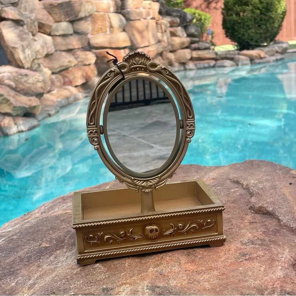 NEW! Bath and Body Works Disney Villains Evil Queen Vanity Mirror